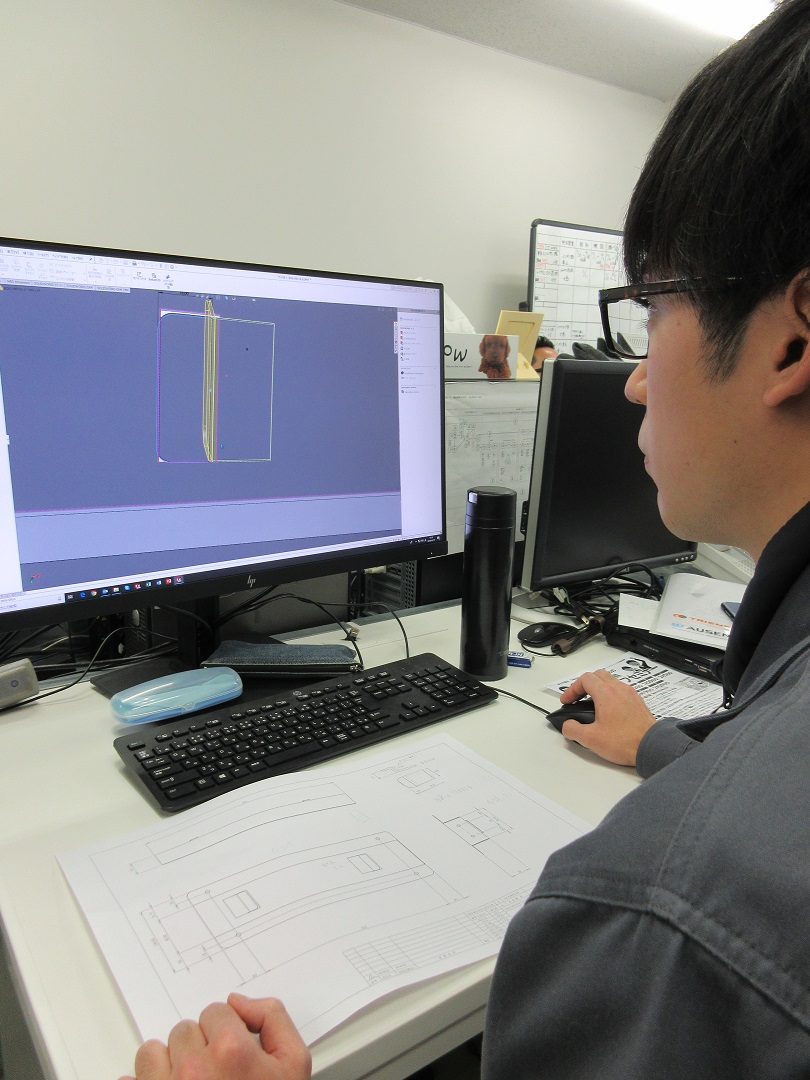 リールの機構設計やシーケンスの機器の制御回路設計職／株式会社三協リール