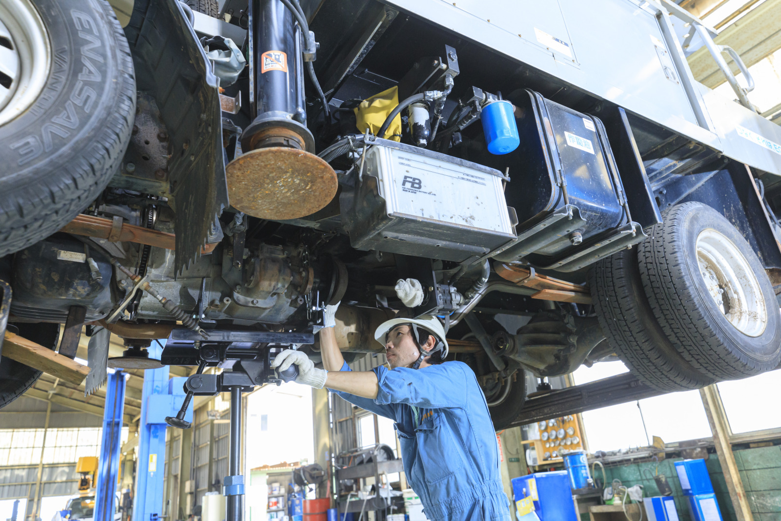 自動車・特装車・重機の点検整備のメカニック募集【八街営業所勤務】／株式会社山川自動車