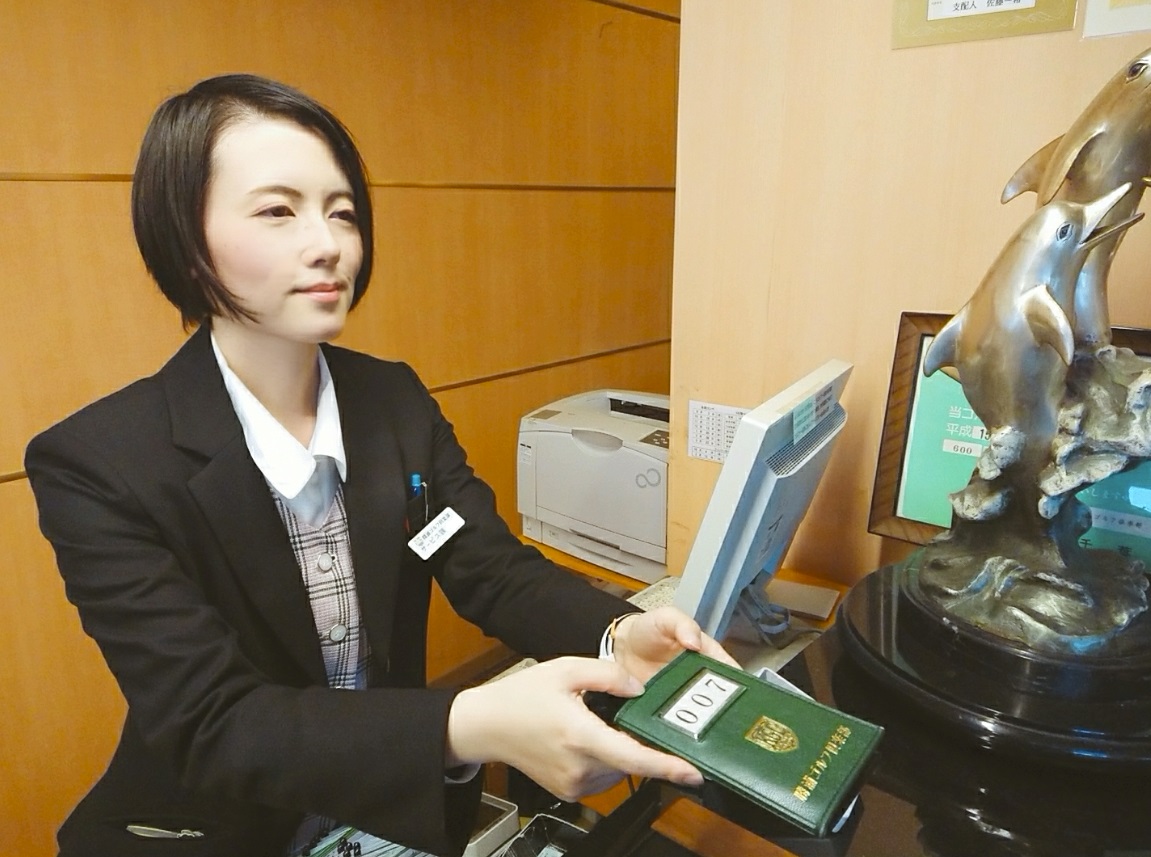 勝浦市の、ホテル三日月グループのゴルフ場です。『フロント係 〔正社員〕』募集！【移住支援金対象】